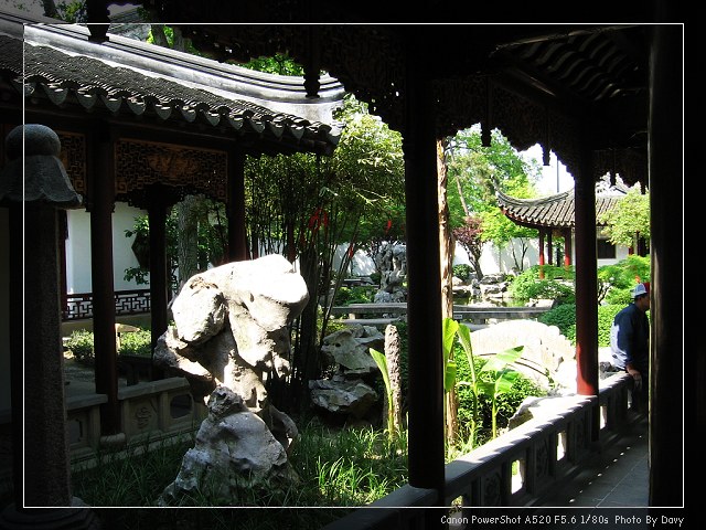 寒山寺院内的回廊。 寒山寺院内的回廊。
